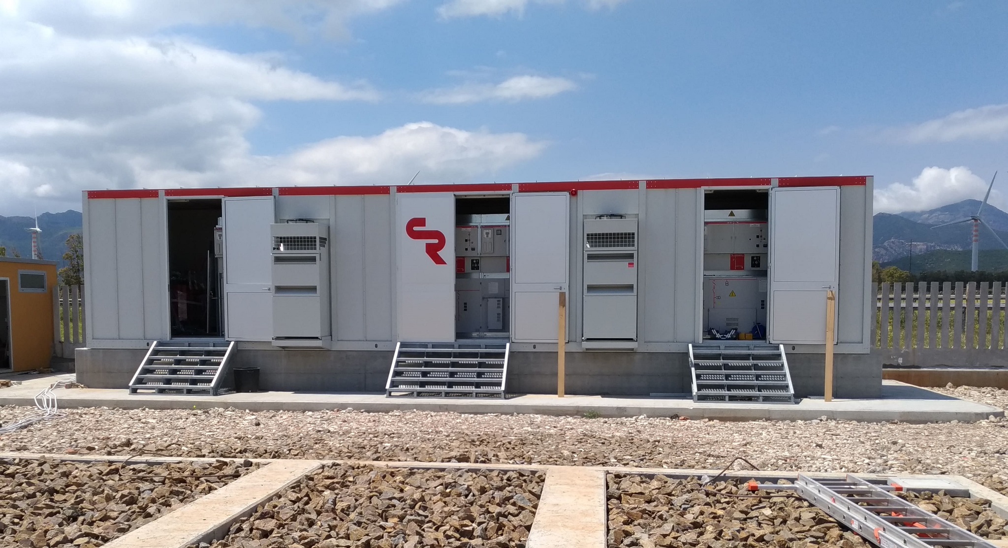 Cabine elettriche a Macchiareddu, Sardegna