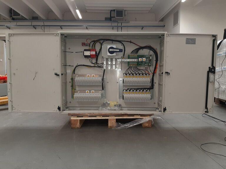 Panel CR-SMU String-Box - CR Technology Systems