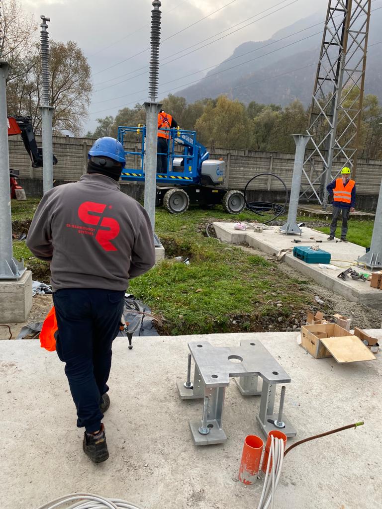 INSTALACIÓN DE EQUIPO ELÉCTRICO AT, Pieve Vergonte, Italia