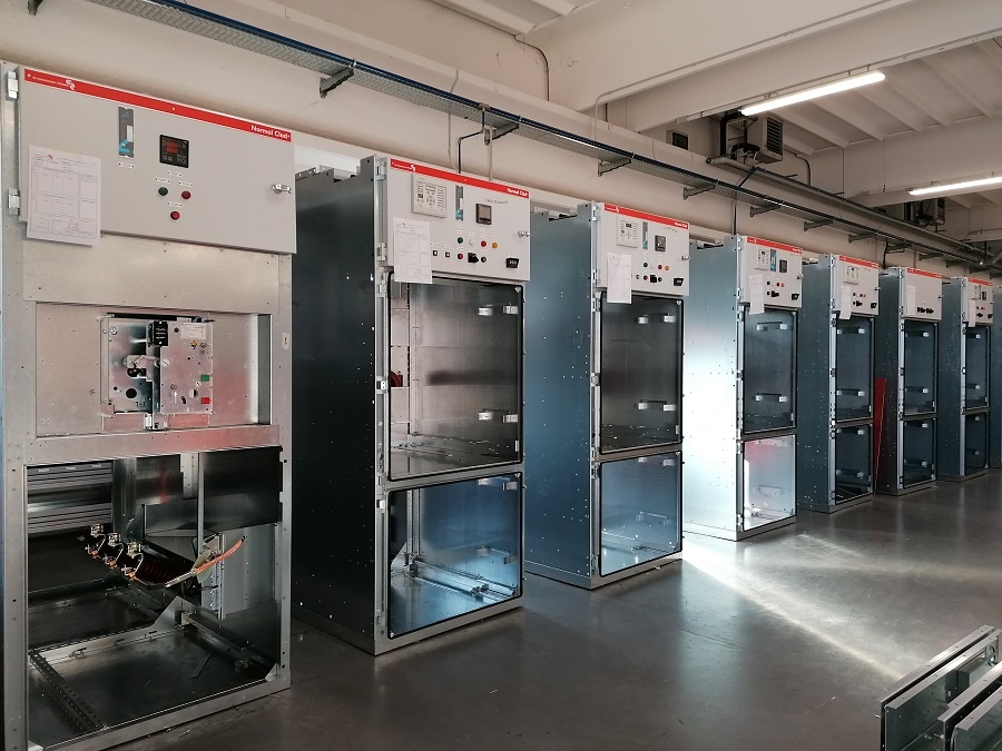 Modernization and extension of MV electrical substation - MV AIS Normal Clad cubicles