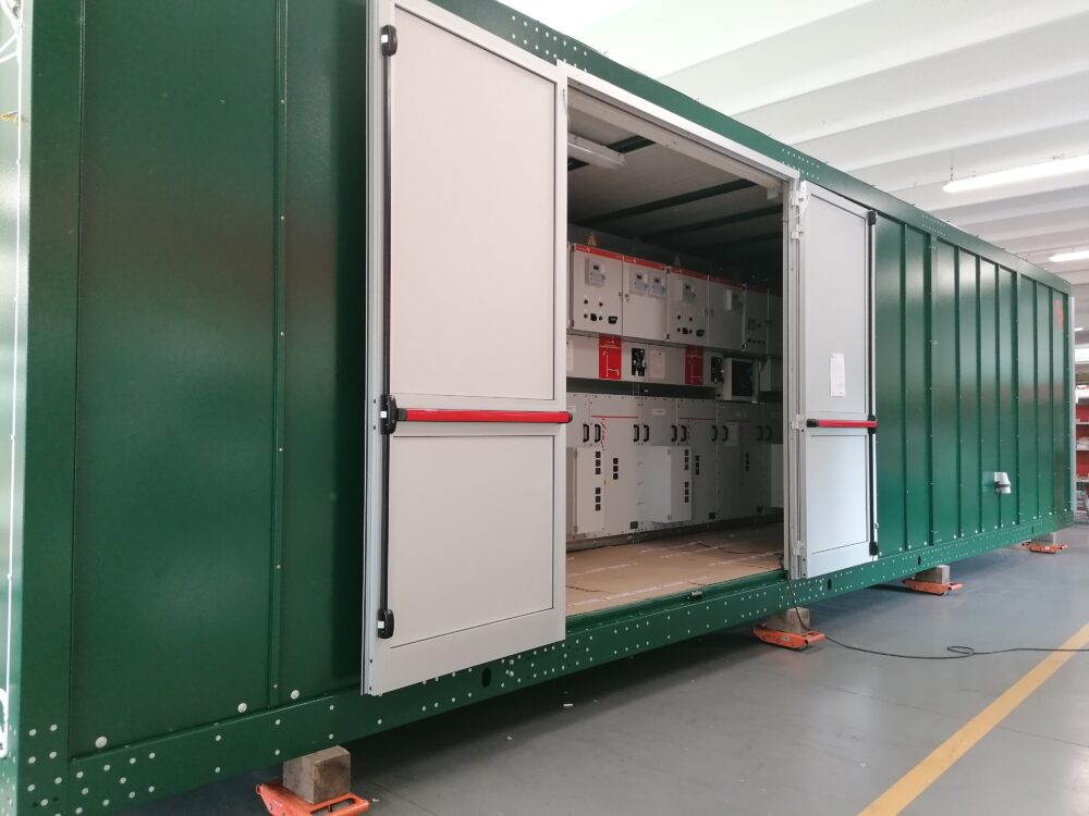 Subestación electrica compacta STC-Box para proyecto de Tesla, Reino Unido