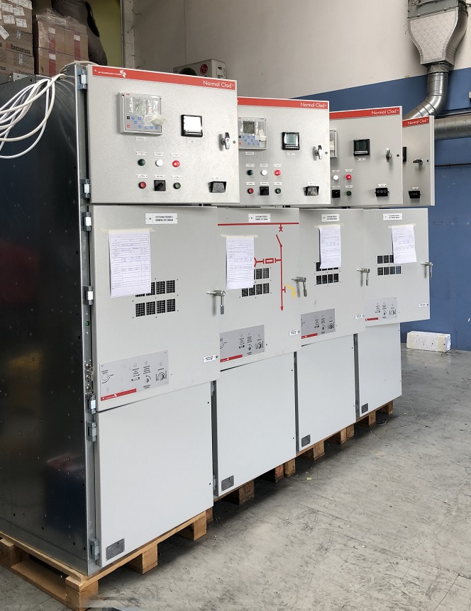 medium voltage air-insulated electrical switchgear