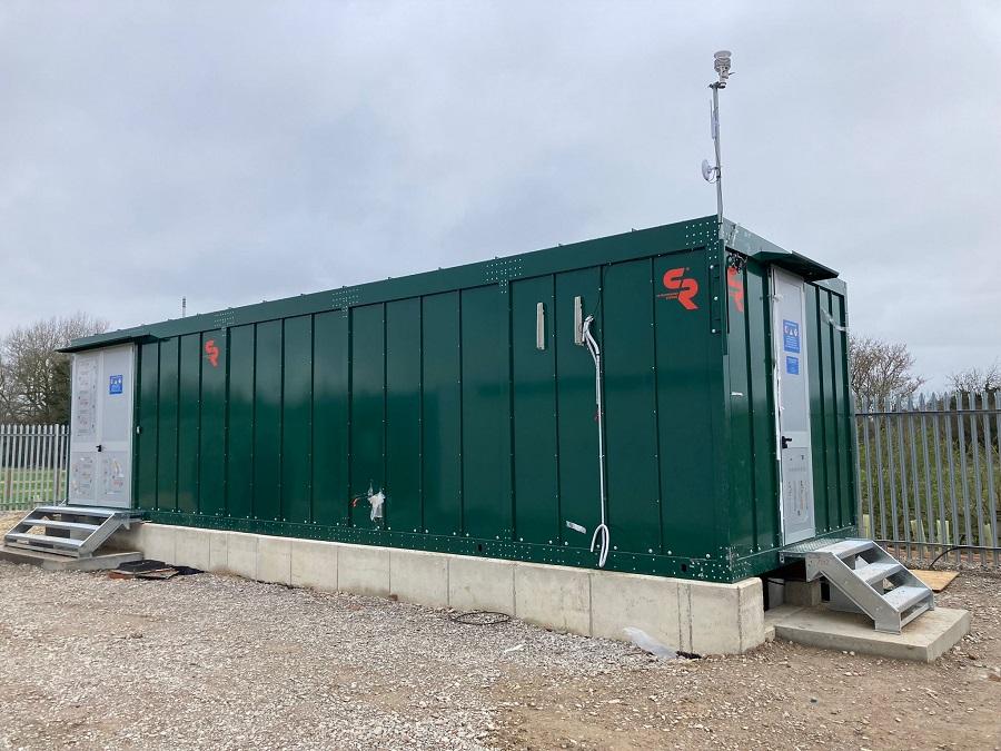 eHouse en la planta agrícola 49,5MW/99MWh cerca de Luton (UK), conectada al Sistema de almacenamiento de energía de batería (BESS) de Tesla.