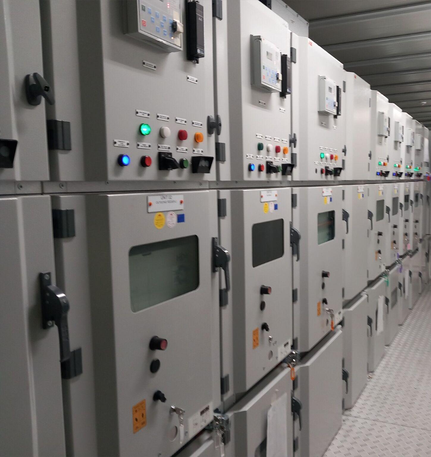The e-House STC-Box 12kV is equipped with MV electrical switchgear 12kV 2000A 20kA(3s), LV switchboard panels Euro-SDS, for hydrogen plant.