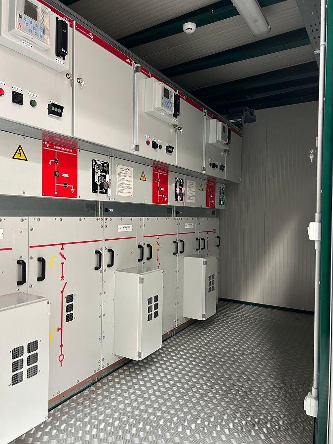 eHouse, tipo STC-Box da 33 kV, destinata a un sistema di stoccaggio dell'energia (BESS), situato a Hyde.