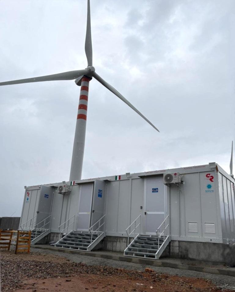 eHouse equipaggiata con quadri elettrici di media tensione MT, pannello di bassa tensione (BT) e sistema SCADA.