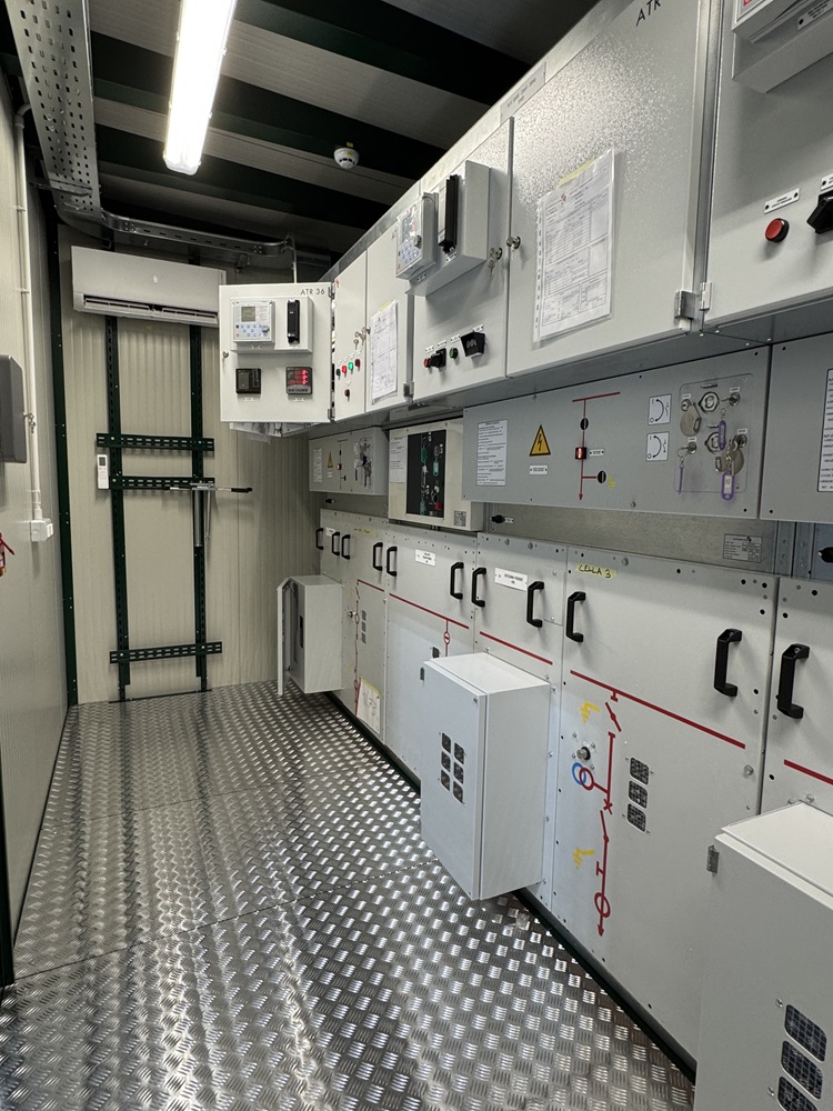 quadri elettrici di media tensione MT isolati in aria AIS ATR per BESS in Belgio