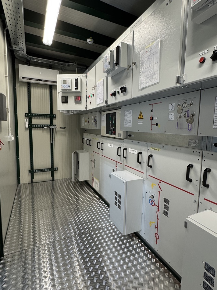 ehouse equipaggiata con quadri ATR BESS UK