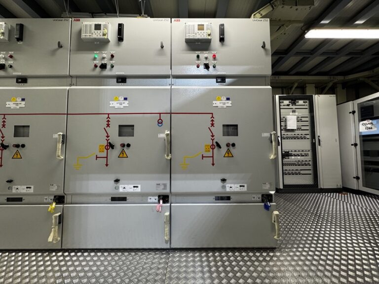 N. 4 Switchrooms and n. 1 control room for BESS - CR Technology Systems