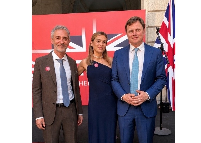 Recently in Milan, in the elegant setting of Palazzo Castiglione-Bovara, we had the pleasure of taking part in the celebrations for the Birthday of His Majesty King Charles III, hosted by the British Consulate General in Milan and the British Embassy in Italy, Stephen Hickey CMG.